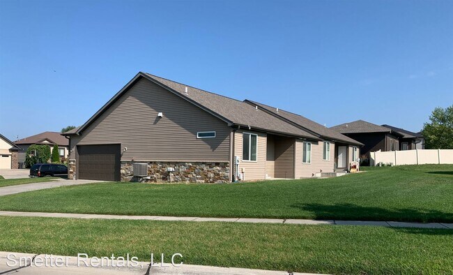 Building Photo - 3 br, 3 bath House - 9044 S. 72nd Street