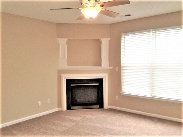 Building Photo - 15235 Pangborn Place