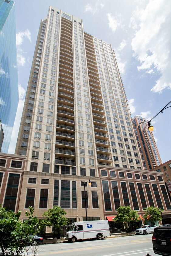 Primary Photo - 1111 S Wabash Ave