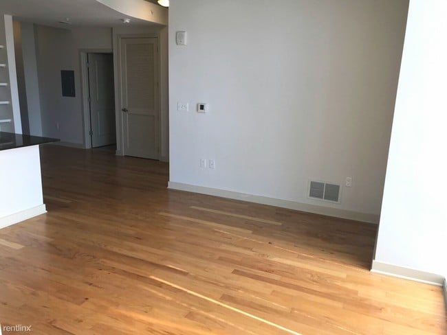 Building Photo - 333 N Orange Ave