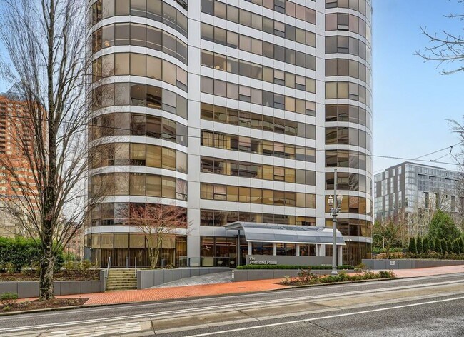Building Photo - Coveted Portland Plaza Condo located in Do...