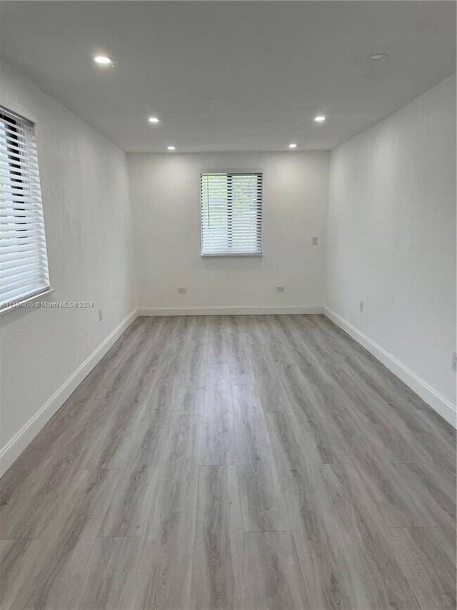 Building Photo - $3,600 1210 NW 123rd St