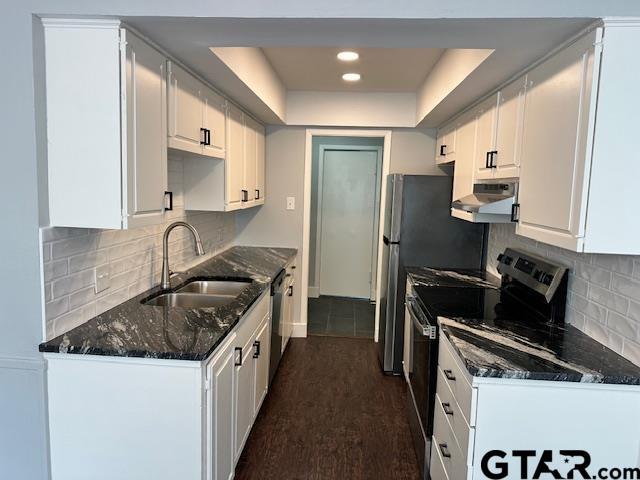 Foto del edificio - 3206 Bain Pl