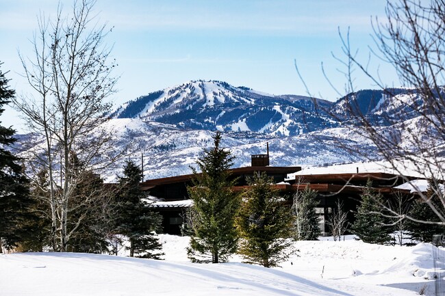 Building Photo - 5895 Dakota Trail