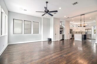 Building Photo - 503 E 34th St