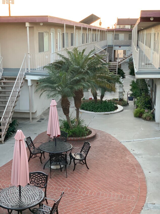 The Roman Apartments Apartments in Torrance, CA