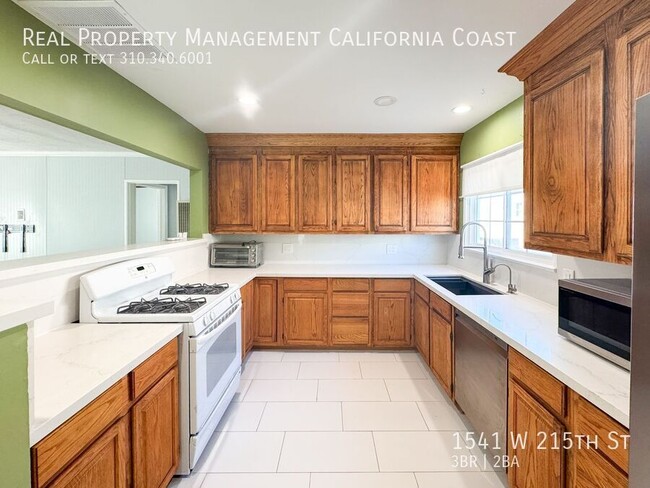 Foto del edificio - 1541 W 215th St