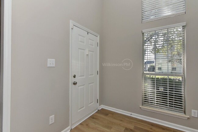 Foto del edificio - 3-Bedroom Home with 2.5 Baths in Charlotte