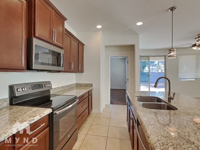 Building Photo - 35167 N Braeden Dr