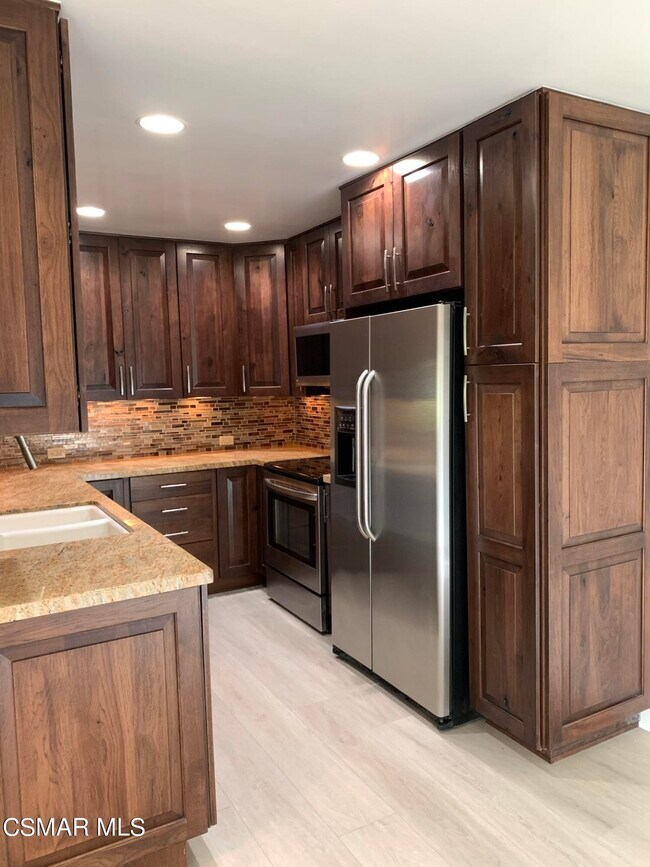 Foto del edificio - 1242 Landsburn Cir