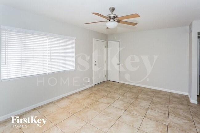 Building Photo - 2110 W Villa Rita Dr