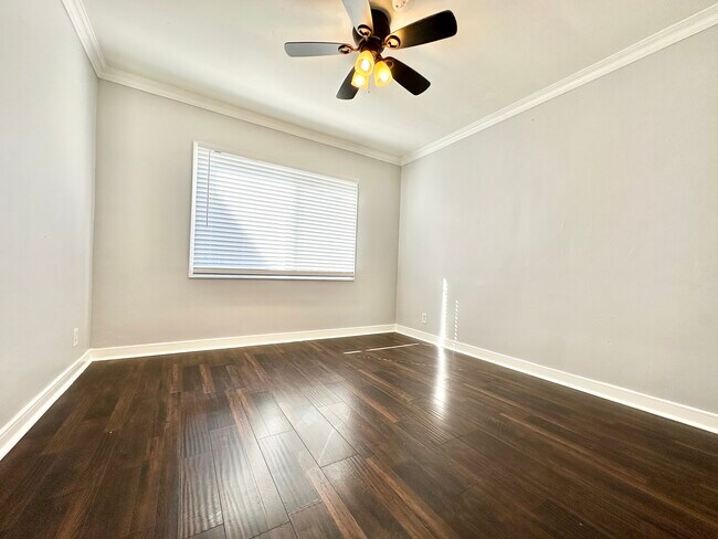 Building Photo - 730 Crenshaw Blvd