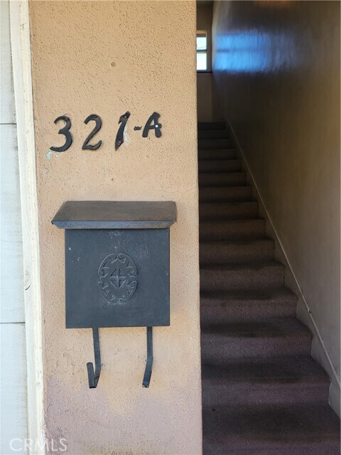 Building Photo - 321 N Beverly Ct