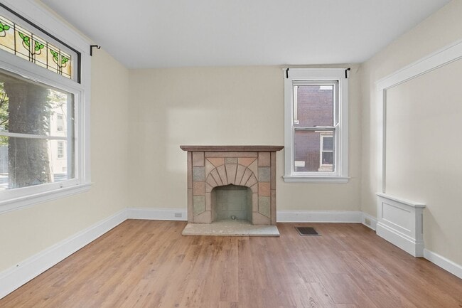 Building Photo - Emming Duplex