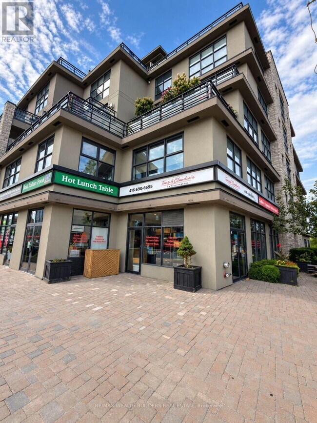 Building Photo - 160 Fallingbrook Rd