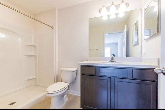 Foto del edificio - 126 Moultrie Village Ln