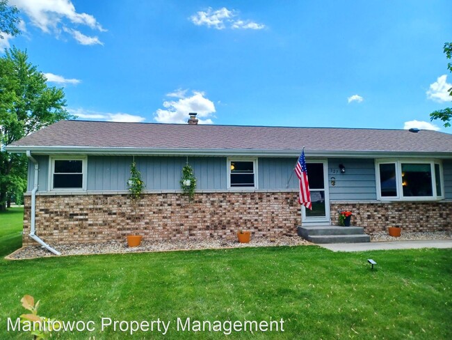 Building Photo - 3 br, 2 bath House - 327 Birch Ln