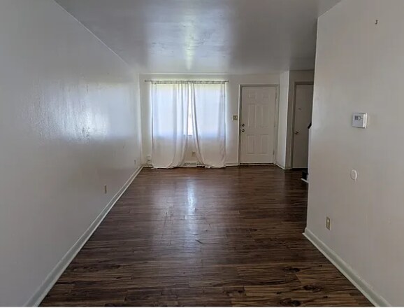 Foto del edificio - 807-831 Manning Ave