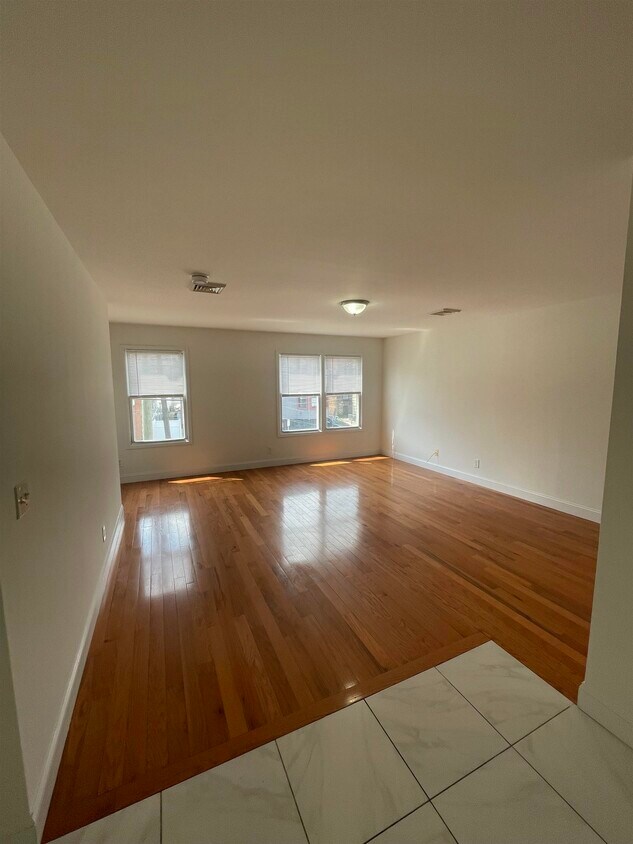 Foto principal - 734 Garfield Ave