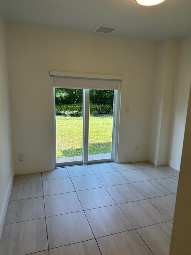Foto del edificio - 3902 Melaleuca Ln