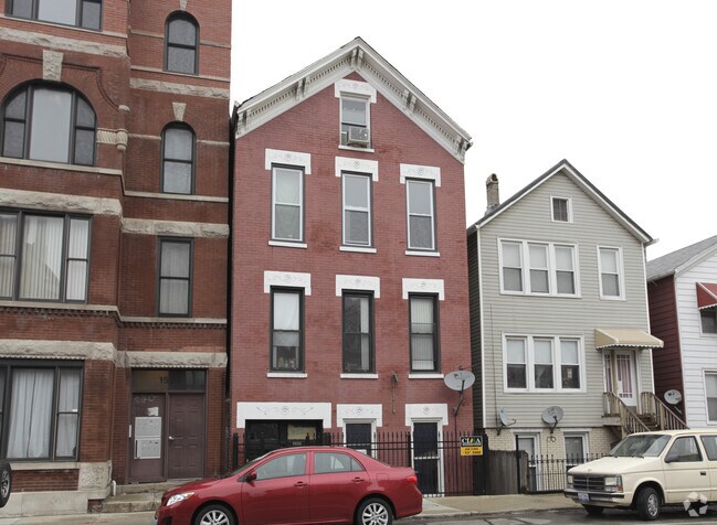Building Photo - 1522 W Augusta Blvd