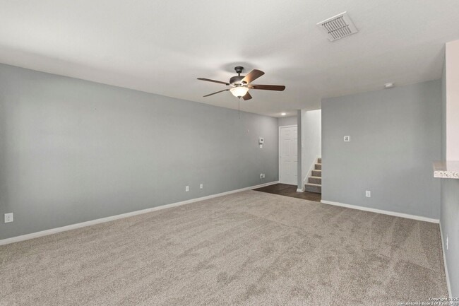 Building Photo - Charming Home Awaits: Spacious & Modern Living in a Prime Location