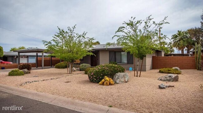 Foto del edificio - 2609 N 68th Pl