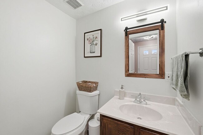 Foto del edificio - 9280 Pirates Cove