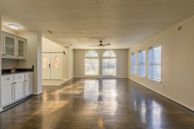 Building Photo - 441 Atwater Ct