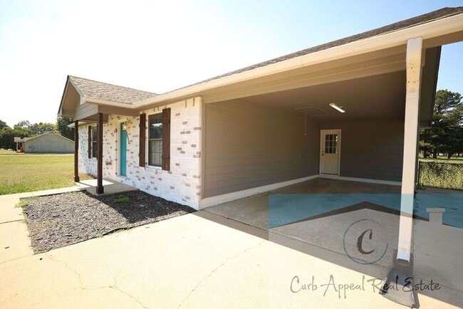 Foto del edificio - Move in special $800!! 3 bed, 2 bath home with a huge, fenced yard near Valley View school!!