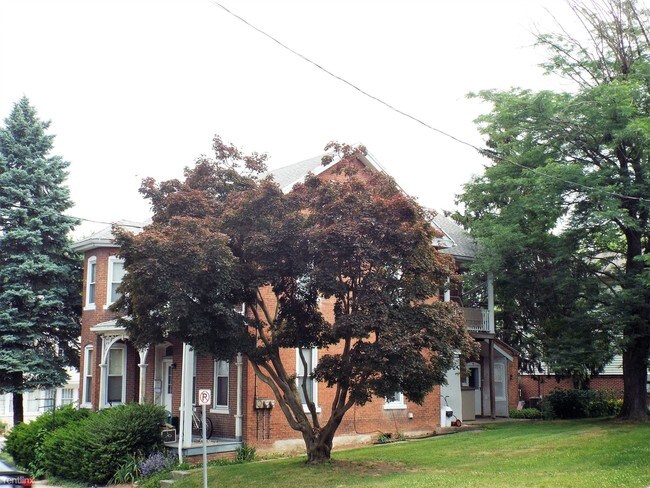 Building Photo - 2 br, 1 bath Duplex - 505 S Market St
