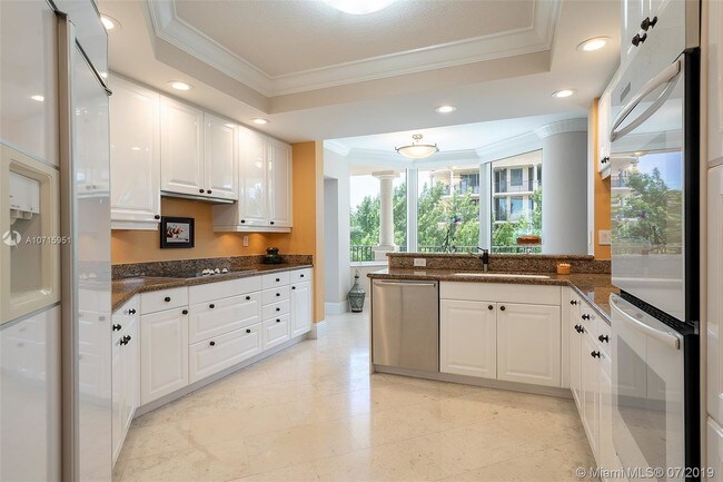 Building Photo - 13611 Deering Bay Dr
