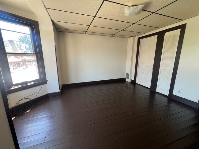 Building Photo - 538 Dallas St