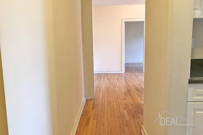 Foto del edificio - 572 Pacific St