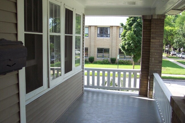 Building Photo - 3902 N Frederick Ave