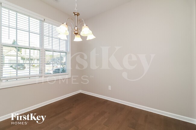 Foto del edificio - 25 Griffith Pl