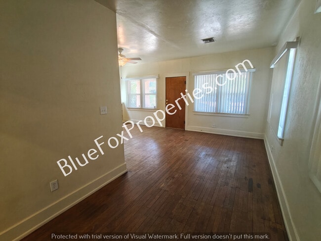 Building Photo - 827 E Helen St