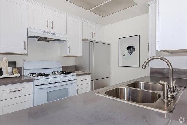 Building Photo - Woodglen Apartment Homes