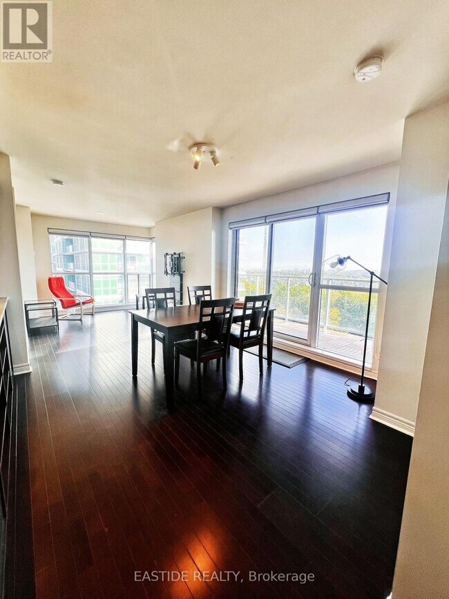 Photo du bâtiment - 60 Town Centre Court