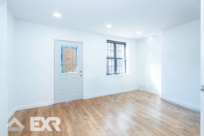 Building Photo - 354A Quincy St