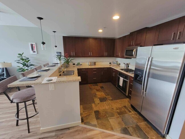Foto del edificio - High End Condo Available