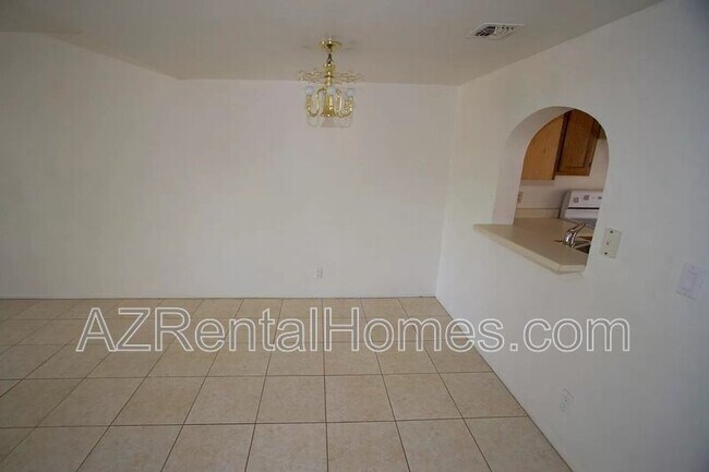 Foto del edificio - 827 W 13th St
