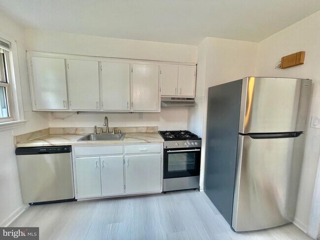 Foto del edificio - 9725 51st Ave