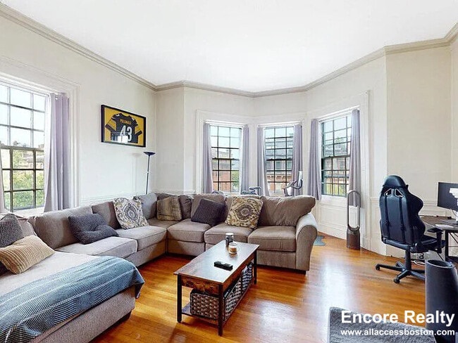 Building Photo - 1 Gloucester St