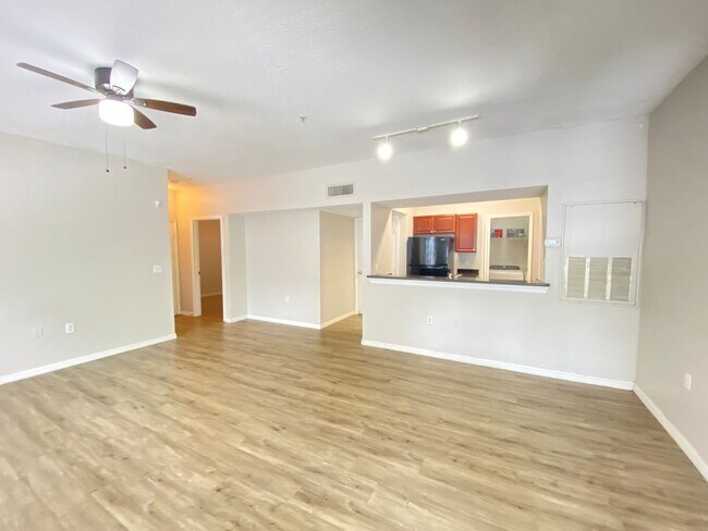 Foto del edificio - Park Central Gated Community!!2/2 with a G...