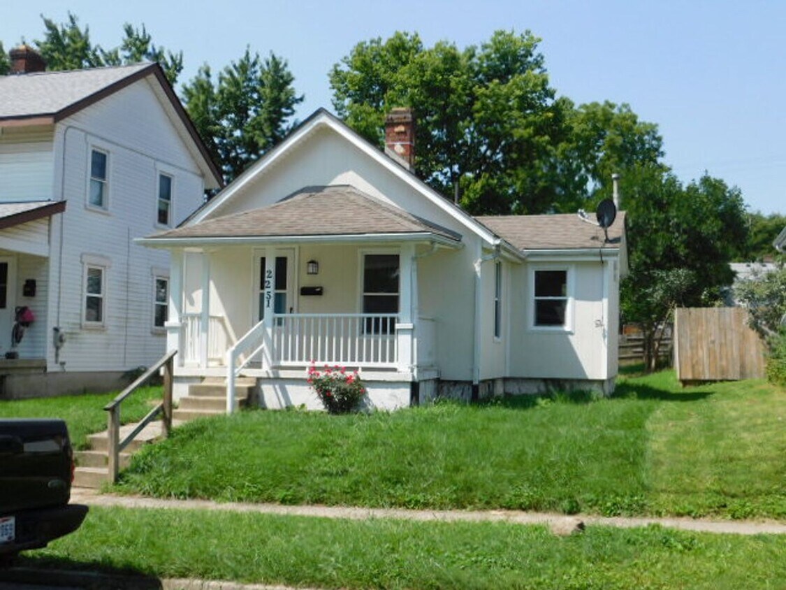 Primary Photo - Cute 1 bedroom with basement