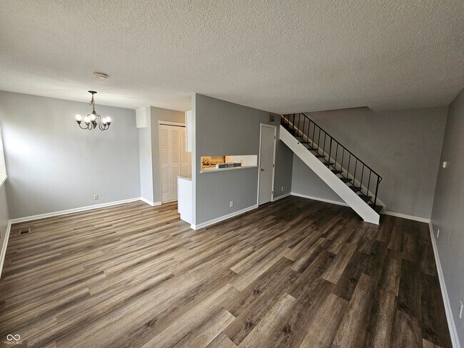 Foto del edificio - 6476 Lupine Terrace