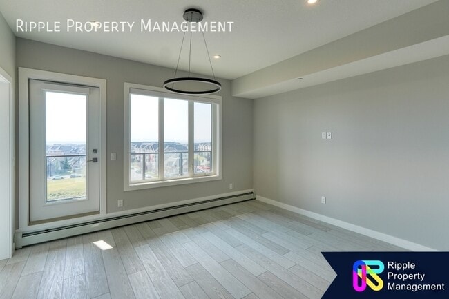 Building Photo - Modern 2 Beds, 1 Baths Apartment/Condo | N...