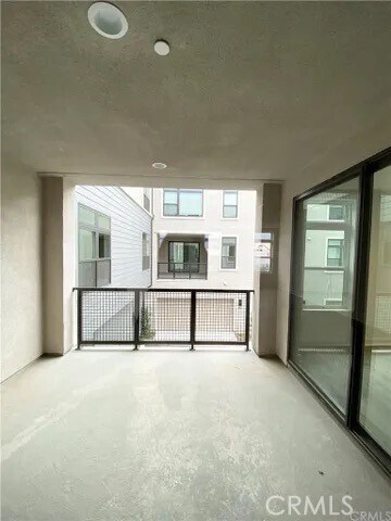 Building Photo - 100 Henry Dr