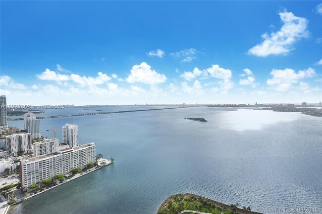 Foto del edificio - 1900 N Bayshore Dr